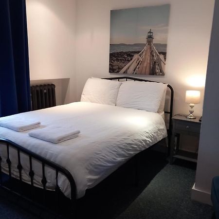 Number Three Hotel Hove Buitenkant foto